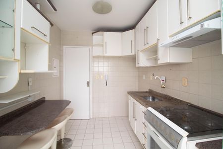 Apartamento para alugar com 70m², 2 quartos e 1 vaga Apartamento para alugar com 70m², 2 quartos e 1 vagaCozinha - Armários