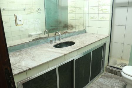 Casa para alugar com 250m², 2 quartos e 3 vagasBanheiro