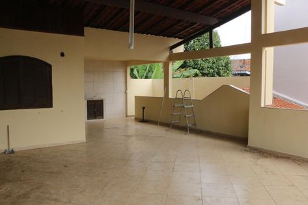 Casa para alugar com 250m², 2 quartos e 3 vagasTerraço