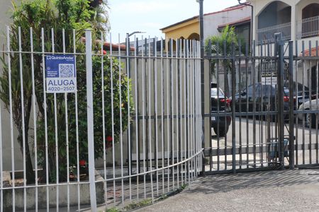 Casa para alugar com 250m², 2 quartos e 3 vagasfoto da placa