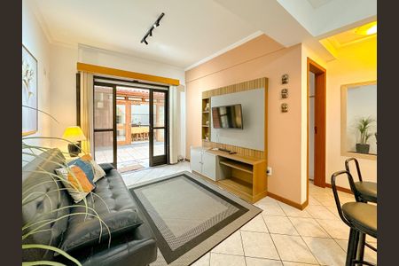 Sala de TV de apartamento para alugar com 2 quartos, 50m² em Jurerê, Florianópolis