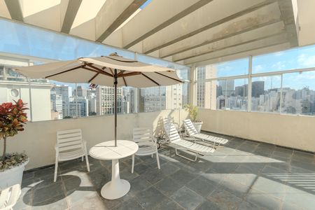 Apartamento à venda com 40m², 1 quarto e 1 vaga Apartamento à venda com 40m², 1 quarto e 1 vagaÁrea comum - Piscina