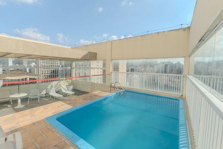 Apartamento à venda com 40m², 1 quarto e 1 vaga Apartamento à venda com 40m², 1 quarto e 1 vagaÁrea comum - Piscina
