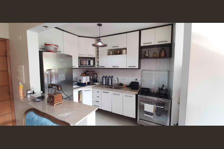 Apartamento para alugar com 70m², 2 quartos e 2 vagasCozinha