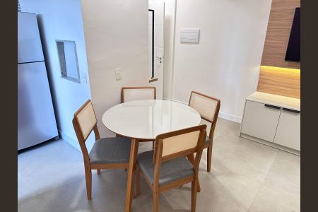 Sala de jantar de apartamento à venda com 1 quarto, 43m² em Passo d’Areia, Porto Alegre