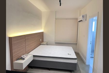 Quarto de apartamento à venda com 1 quarto, 43m² em Passo d’Areia, Porto Alegre