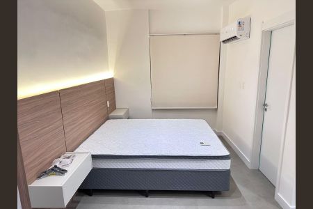 Quarto de apartamento à venda com 1 quarto, 43m² em Passo d’Areia, Porto Alegre