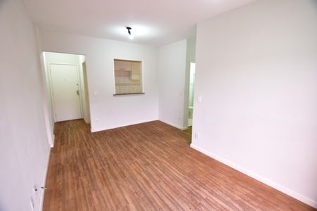 Sala de apartamento para alugar com 3 quartos, 75m² em Vila Guararapes, Campinas