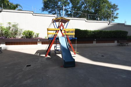 Apartamento à venda com 75m², 3 quartos e 2 vagasÁrea comum - Playground