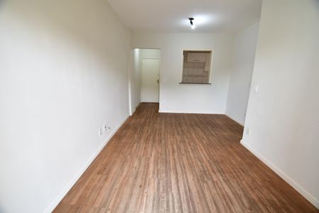Apartamento à venda com 75m², 3 quartos e 2 vagasSala