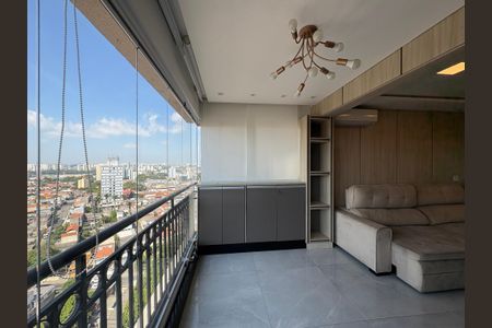 Apartamento para alugar com 64m², 2 quartos e 2 vagasÁrea de Serviço e Varanda
