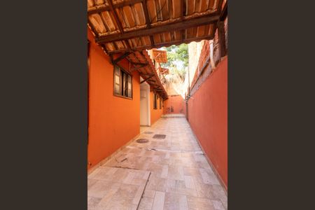 Casa para alugar com 100m², 2 quartos e 1 vagaQuintal