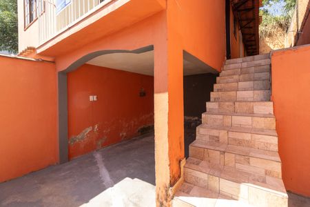 Casa para alugar com 100m², 2 quartos e 1 vagaEntrada