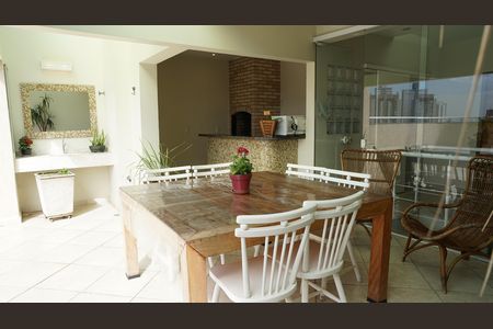 Apartamento à venda com 190m², 3 quartos e 4 vagasÁrea gourmet churrasqueira