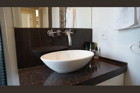 Apartamento à venda com 190m², 3 quartos e 4 vagasBanheiro 1