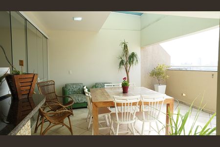 Apartamento à venda com 190m², 3 quartos e 4 vagasÁrea gourmet churrasqueira