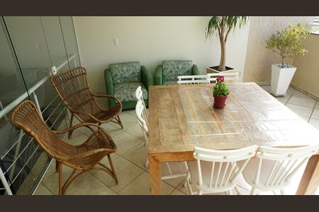 Apartamento à venda com 190m², 3 quartos e 4 vagasÁrea gourmet
