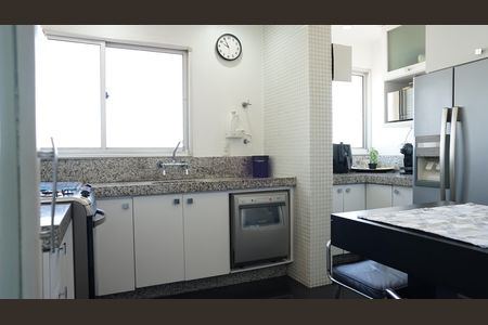 Apartamento à venda com 190m², 3 quartos e 4 vagasCozinha - Armários
