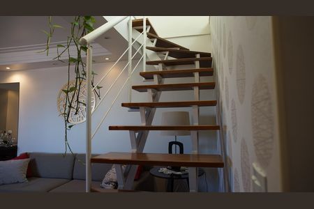 Apartamento à venda com 190m², 3 quartos e 4 vagasEscada
