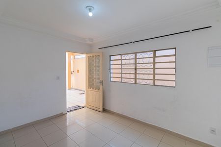 Casa para alugar com 120m², 2 quartos e 3 vagasSala