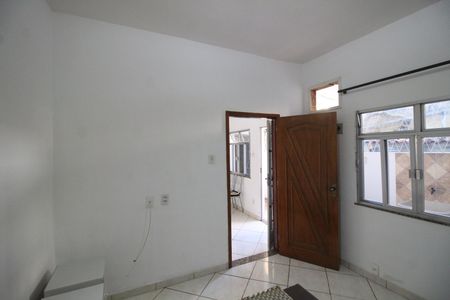 Quarto de casa para alugar com 1 quarto, 45m² em Centro, Nilópolis