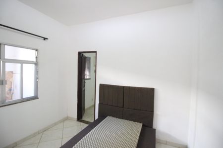 Quarto de casa para alugar com 1 quarto, 45m² em Centro, Nilópolis