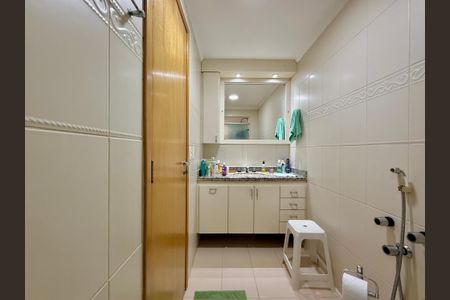 Apartamento para alugar com 102m², 3 quartos e 2 vagasBanheiro Suíte 