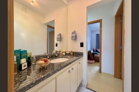 Apartamento para alugar com 102m², 3 quartos e 2 vagasBanheiro Social 