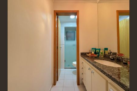 Apartamento para alugar com 102m², 3 quartos e 2 vagasBanheiro Social 