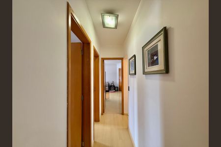 Apartamento para alugar com 102m², 3 quartos e 2 vagasCorredor Quartos