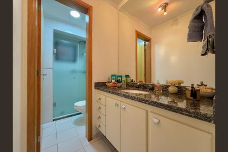 Apartamento para alugar com 102m², 3 quartos e 2 vagasBanheiro Social 