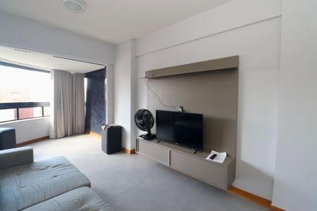 Sala de apartamento para alugar com 1 quarto, 54m² em Costa Azul, Salvador