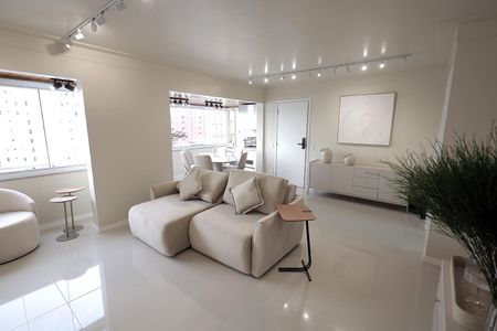Apartamento à venda com 114m², 3 quartos e 2 vagasSala