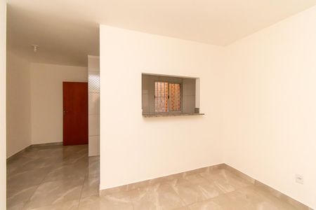 Sala de casa de condomínio para alugar com 2 quartos, 70m² em Vila Oratorio, São Paulo