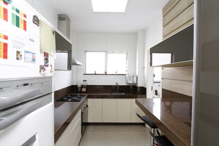 Apartamento à venda com 140m², 4 quartos e 2 vagasCozinha