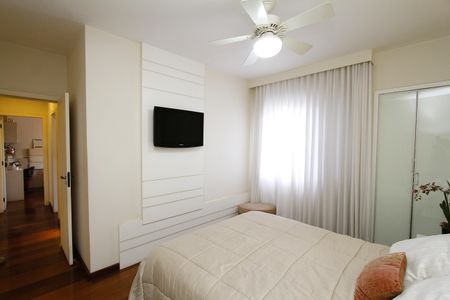Apartamento à venda com 140m², 4 quartos e 2 vagasQuarto 4 - Suíte