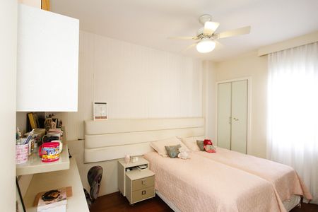 Apartamento à venda com 140m², 4 quartos e 2 vagasQuarto 2