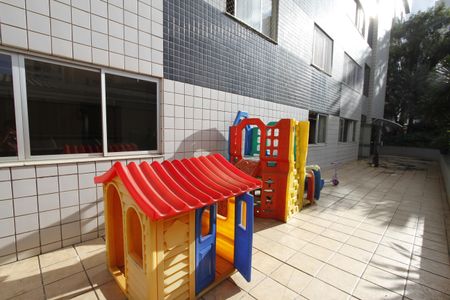 Apartamento à venda com 140m², 4 quartos e 2 vagasÁrea comum - Playground