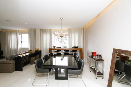 Apartamento à venda com 140m², 4 quartos e 2 vagasSala