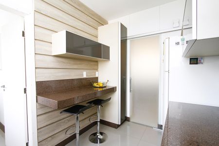 Apartamento à venda com 140m², 4 quartos e 2 vagasCozinha