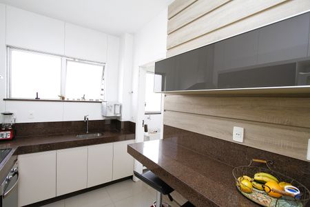 Apartamento à venda com 140m², 4 quartos e 2 vagasCozinha