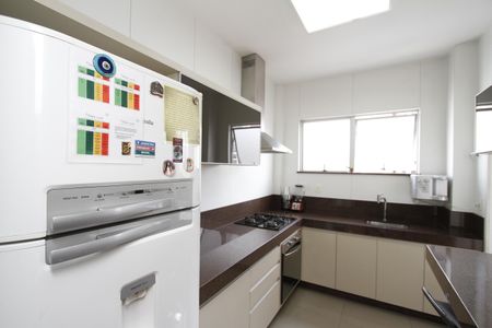 Apartamento à venda com 140m², 4 quartos e 2 vagasCozinha