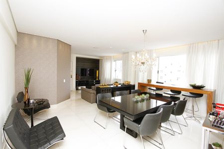 Apartamento à venda com 140m², 4 quartos e 2 vagasSala