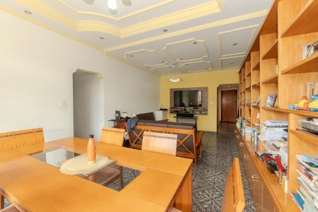 Apartamento à venda com 120m², 2 quartos e 1 vagaSala