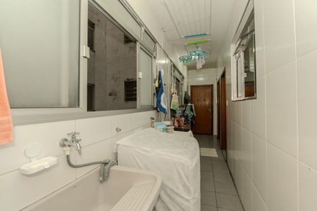 Apartamento à venda com 120m², 2 quartos e 1 vagaÁrea de Serviço