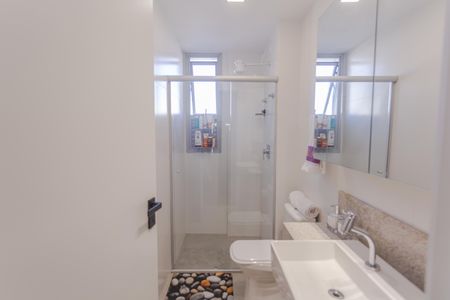 Apartamento à venda com 73m², 3 quartos e 2 vagasBanheiro da Suíte
