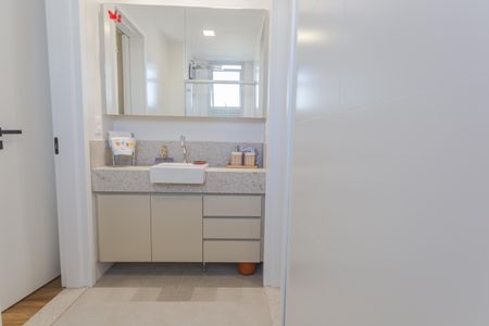 Apartamento à venda com 73m², 3 quartos e 2 vagasBanheiro da Semi-Suíte 1 e 2