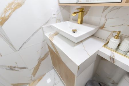 Apartamento à venda com 72m², 2 quartos e 1 vaga Apartamento à venda com 72m², 2 quartos e 1 vagaBanheiro