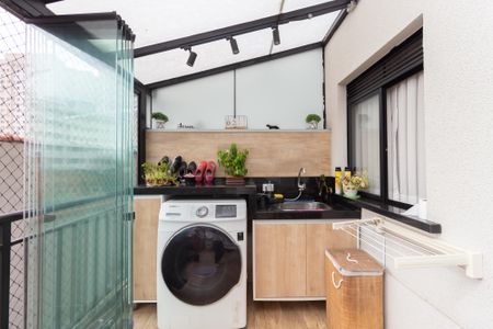 Apartamento à venda com 72m², 2 quartos e 1 vaga Apartamento à venda com 72m², 2 quartos e 1 vagaVaranda