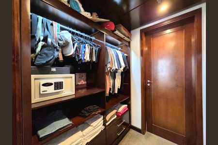 Apartamento à venda com 60m², 1 quarto e 1 vagaCloset da suíte